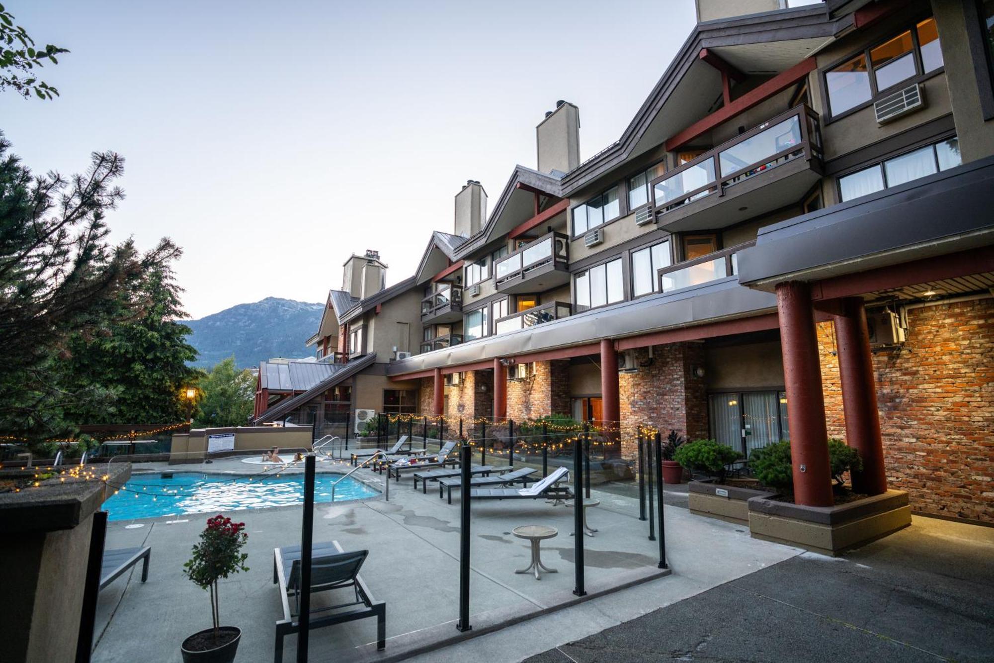 Whistler Village Inn & Suites Luaran gambar