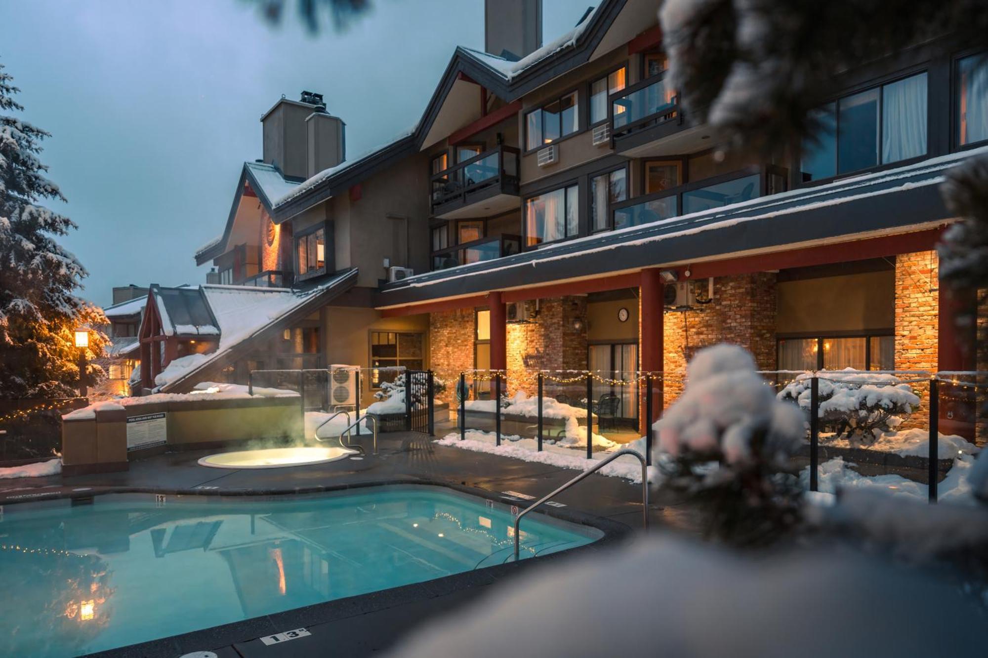 Whistler Village Inn & Suites Luaran gambar